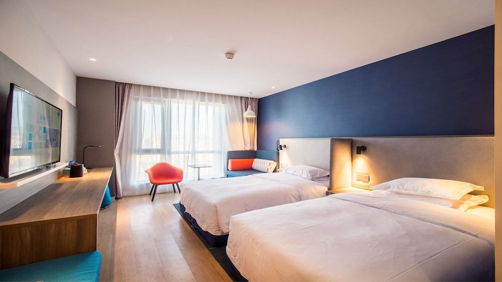 Standard Room, 2 Twin Beds, City View (High Floor)