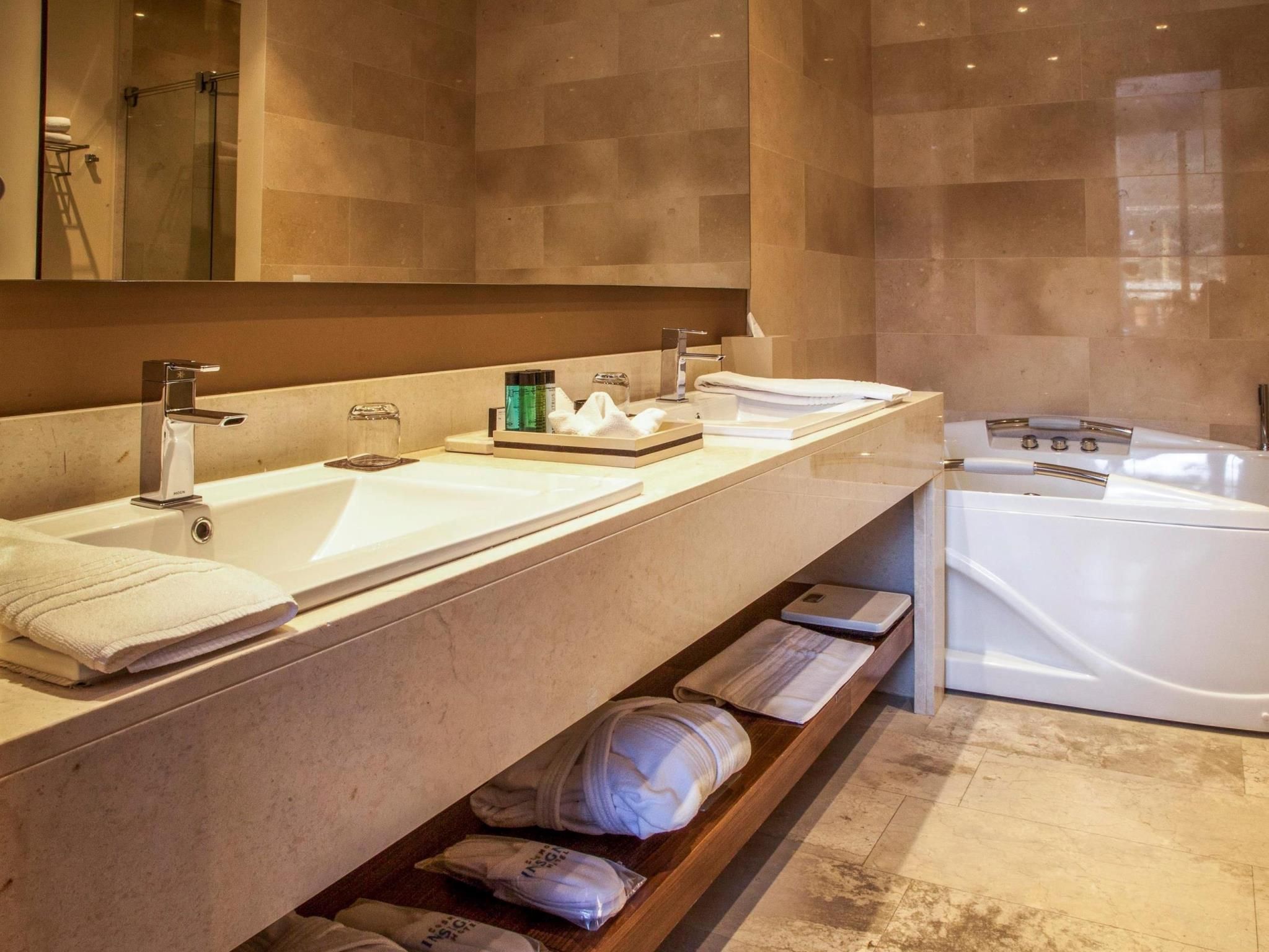 undefined DoubleTree by Hilton Hotel Bogotá - Parque 93 5