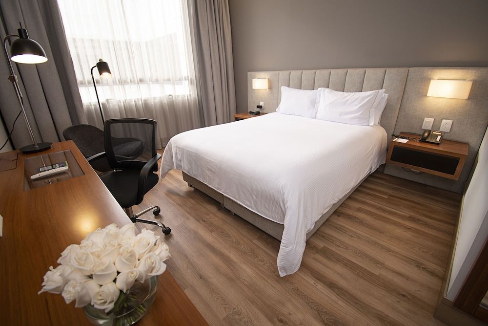 DoubleTree by Hilton Hotel Bogotá - Parque 93 Room, 1 Queen Bed 3