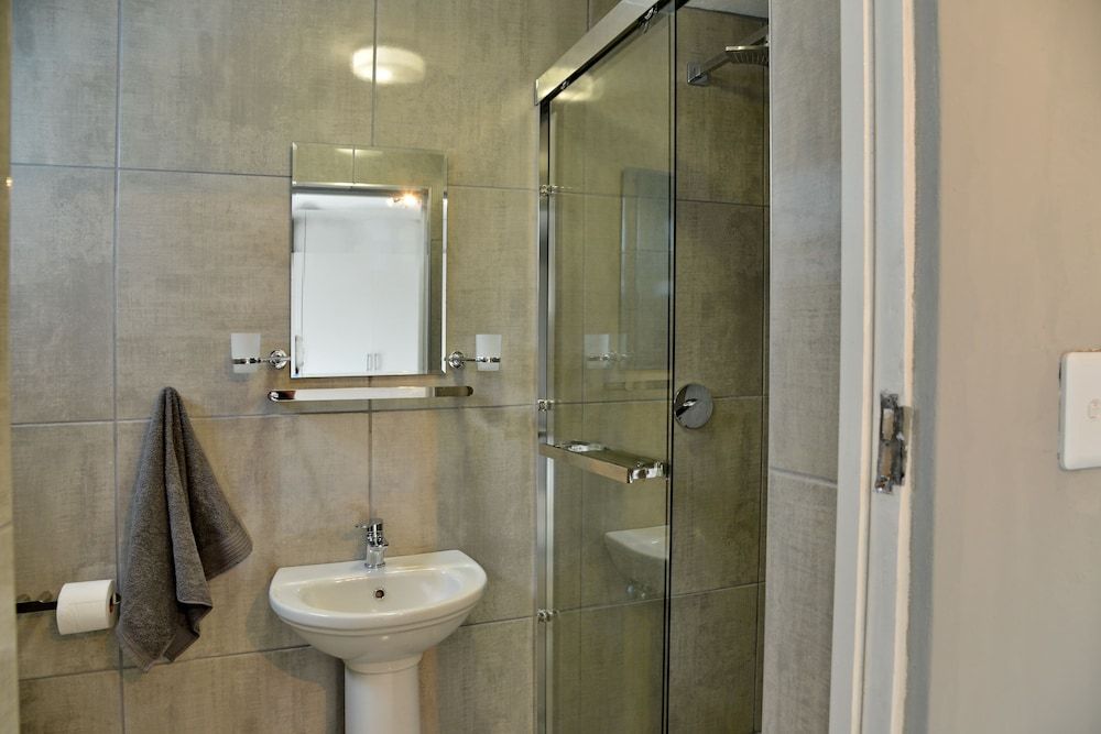 The Shore House Standard Double Room 3