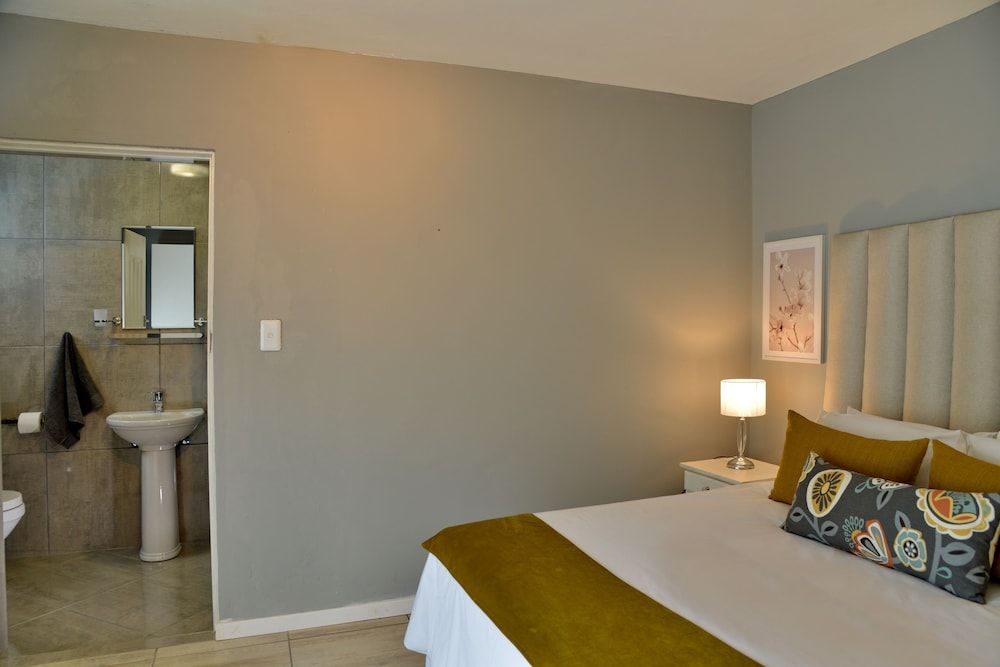 The Shore House Standard Double Room 2