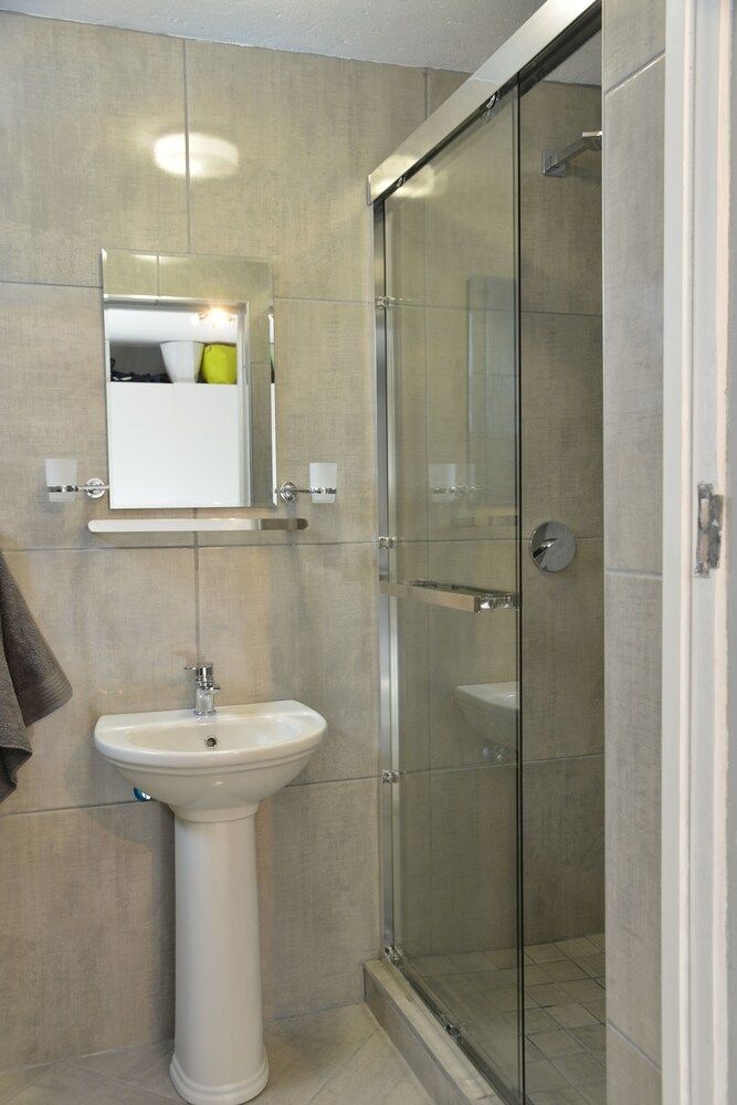 The Shore House Standard Double Room 4