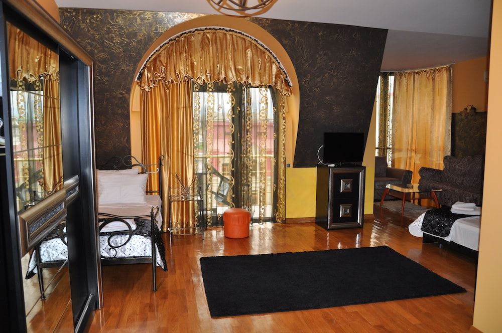 undefined Hotel Amber 2