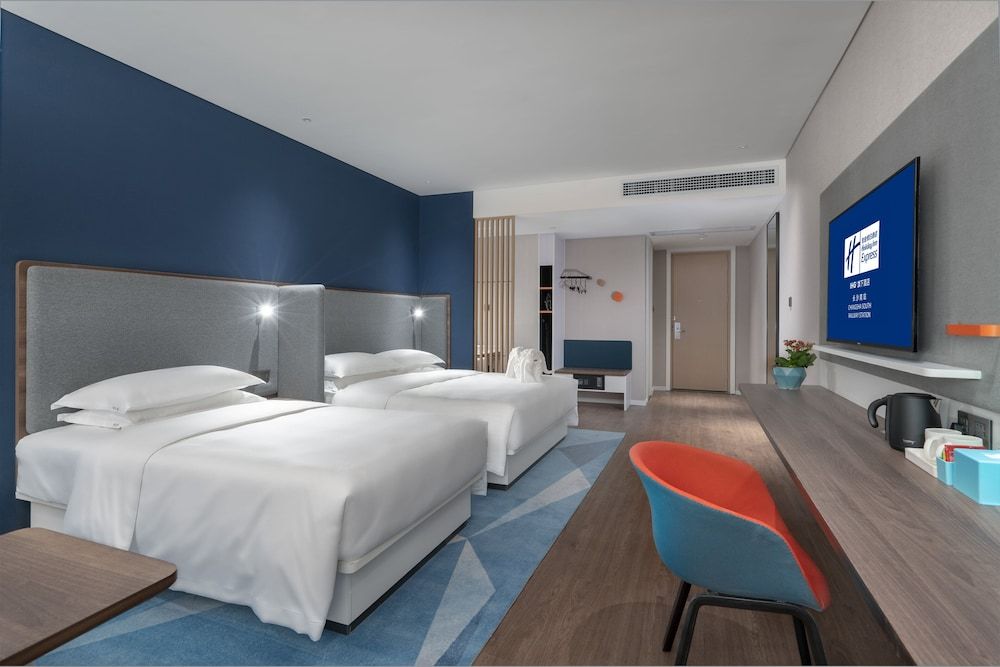 Standard Room, Multiple Beds (Extra Floor Space)