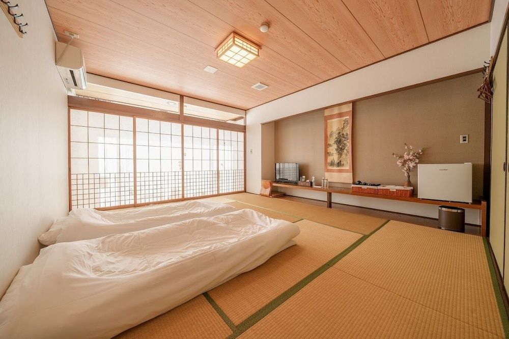Japanese Style Quadruple Room, Non Smoking (13)