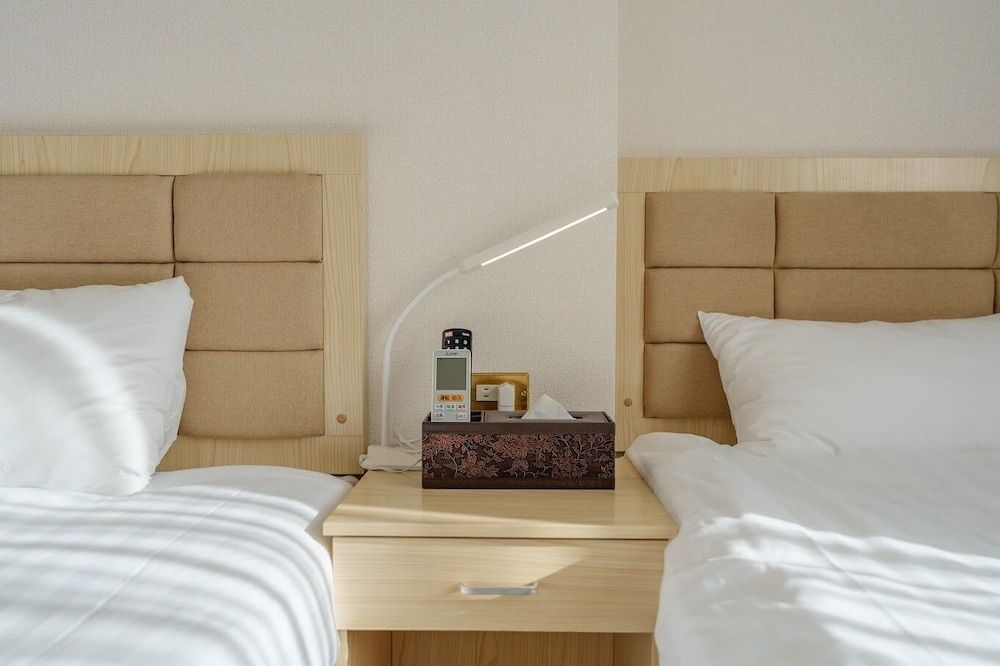 Twin Room for 2 People, Non Smoking (1)
