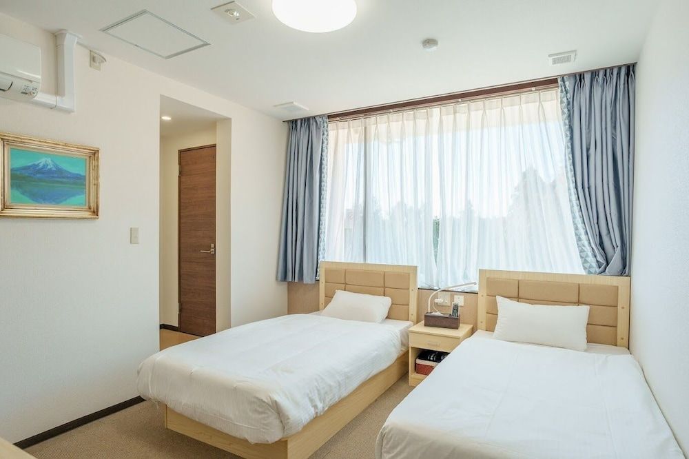 Twin Room for 2, Non Smoking (5)