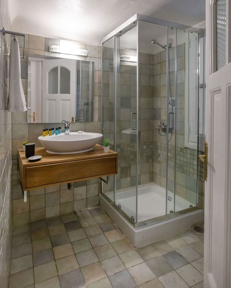 Neoclassical Apartment near Syntagma - Plaka by GHH Apartment, 2 Bedrooms, Terrace 9