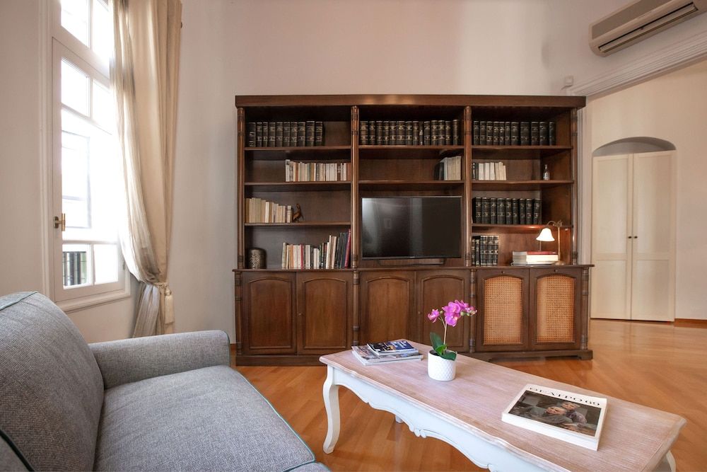 Neoclassical Apartment near Syntagma - Plaka by GHH Apartment, 2 Bedrooms, Terrace 18