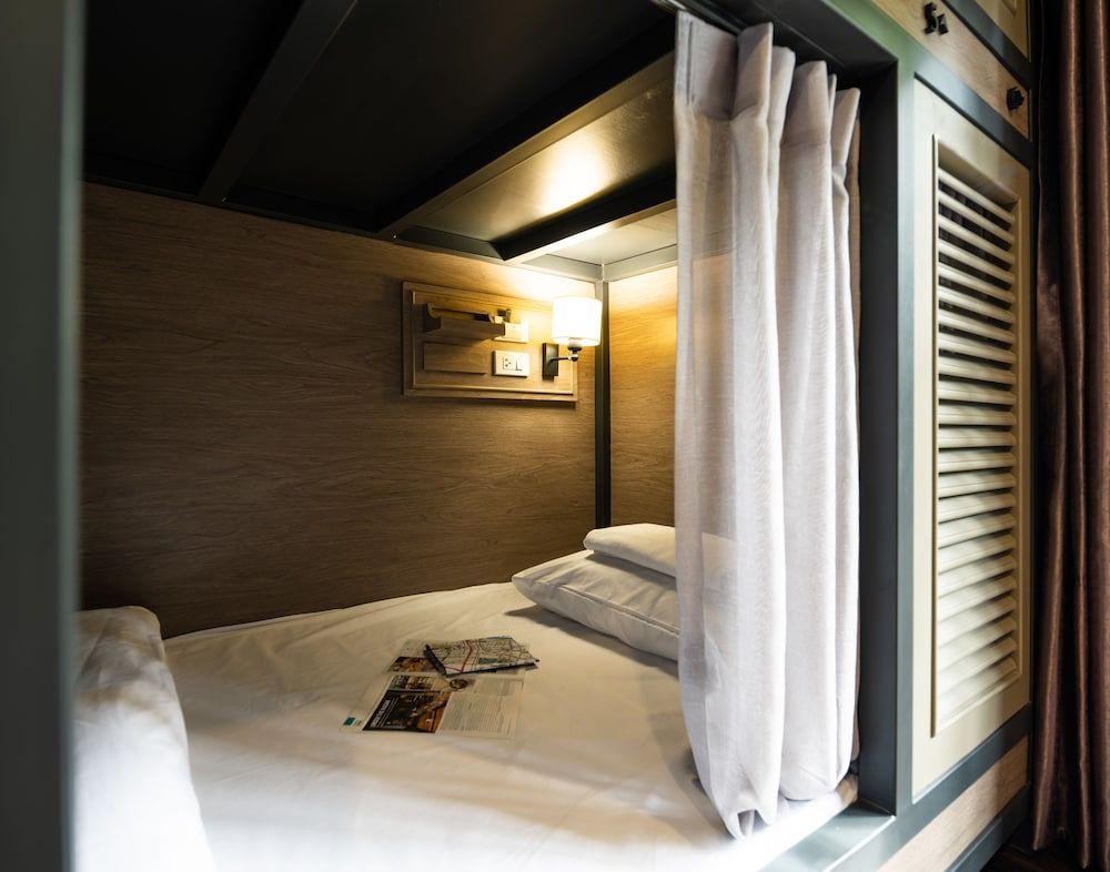 undefined Warm Window Silom - Hostel 8