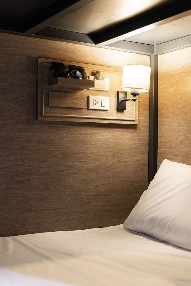 undefined Warm Window Silom - Hostel 9