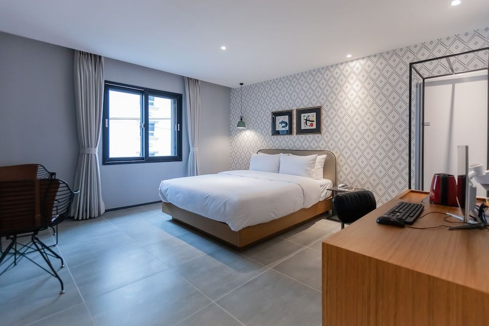 Number 25 Gimhae Samgye Deluxe Double Room 13