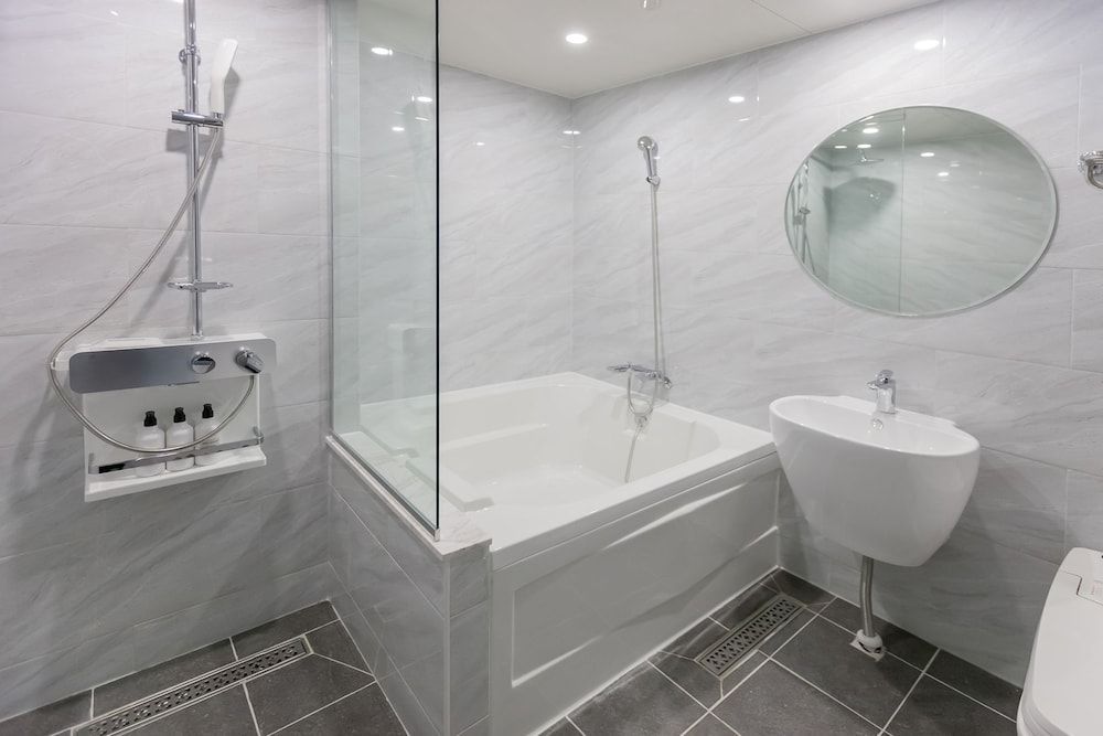 Number 25 Gimhae Samgye Deluxe Double Room 15