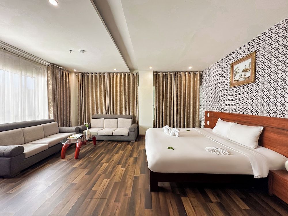 undefined Quoc Cuong Center Da Nang Hotel by Haviland 8