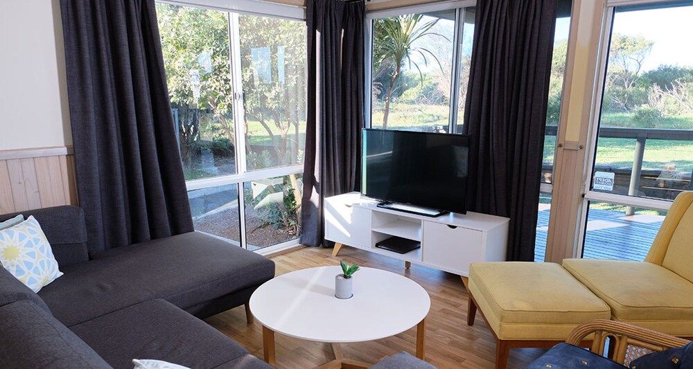 NRMA Shellharbour Beachside Holiday Park Beachside Villa 5