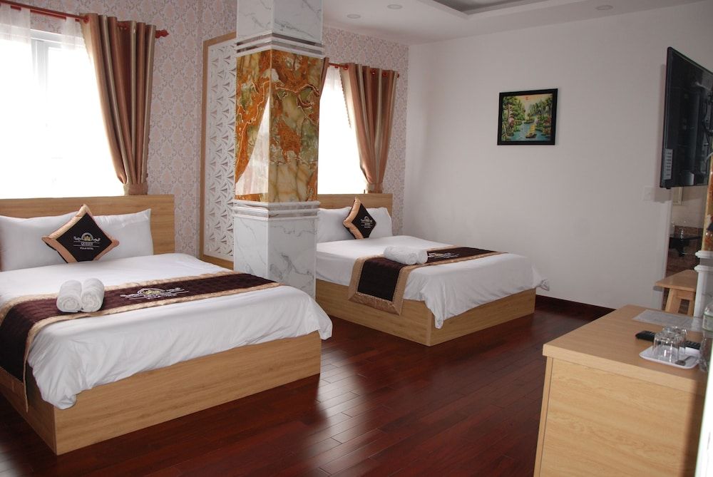 undefined Queen Villa 2 Hotel 10