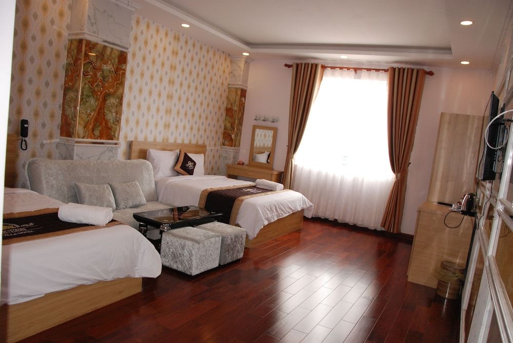 undefined Queen Villa 2 Hotel 2