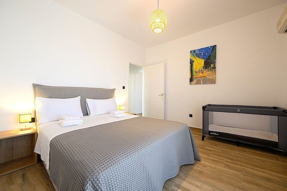 No. 1 - 2 Bedroom Apartment