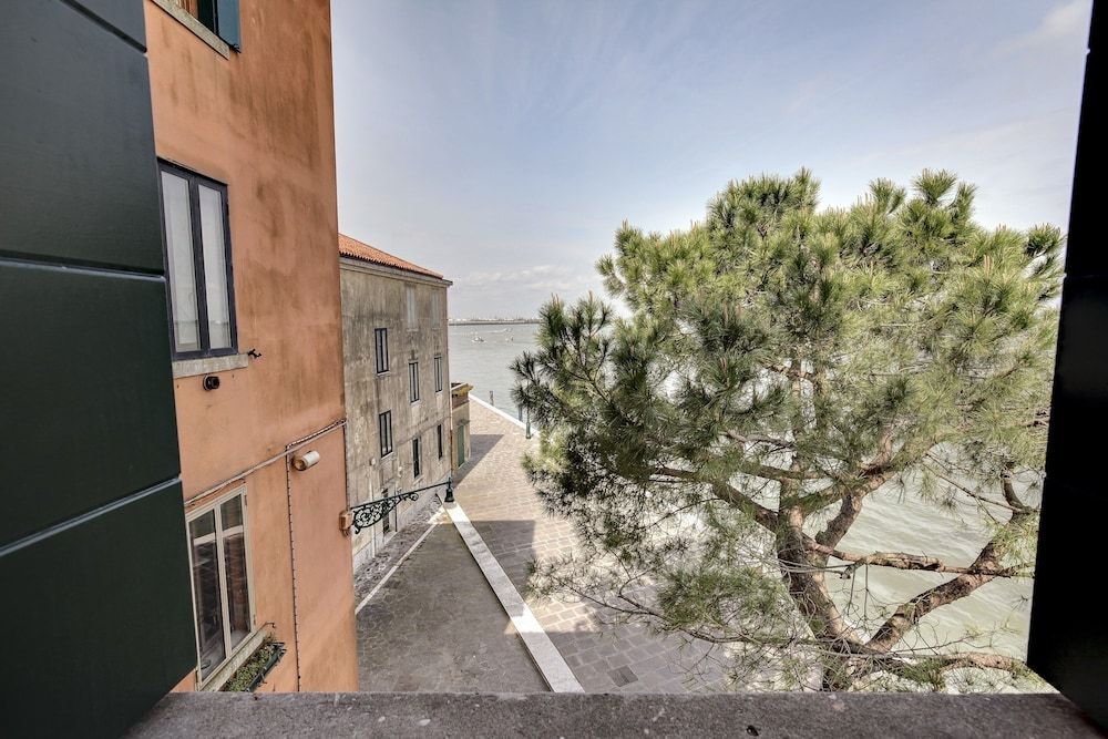 undefined Venice Blue Lagoon 2