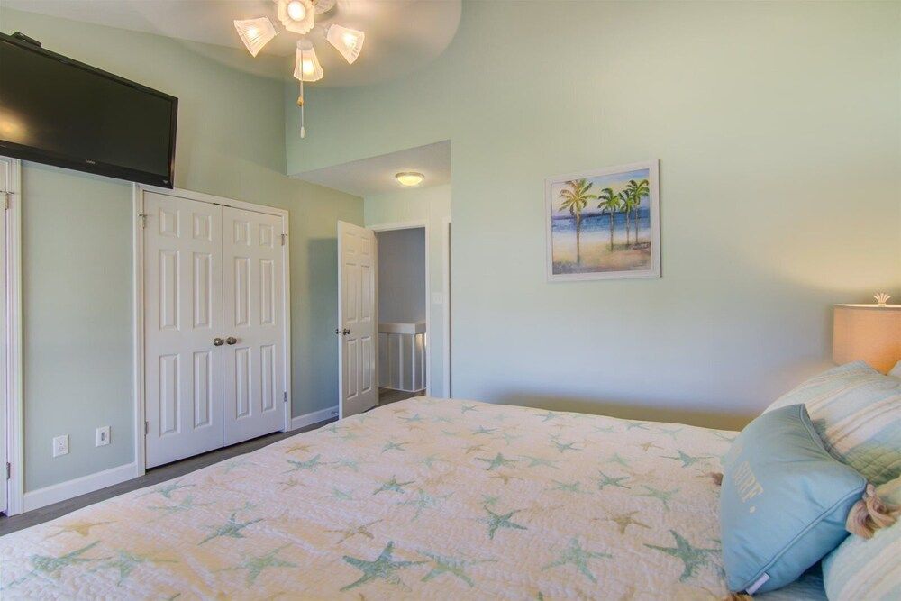 House (2 B Three Bedroom Townhome)