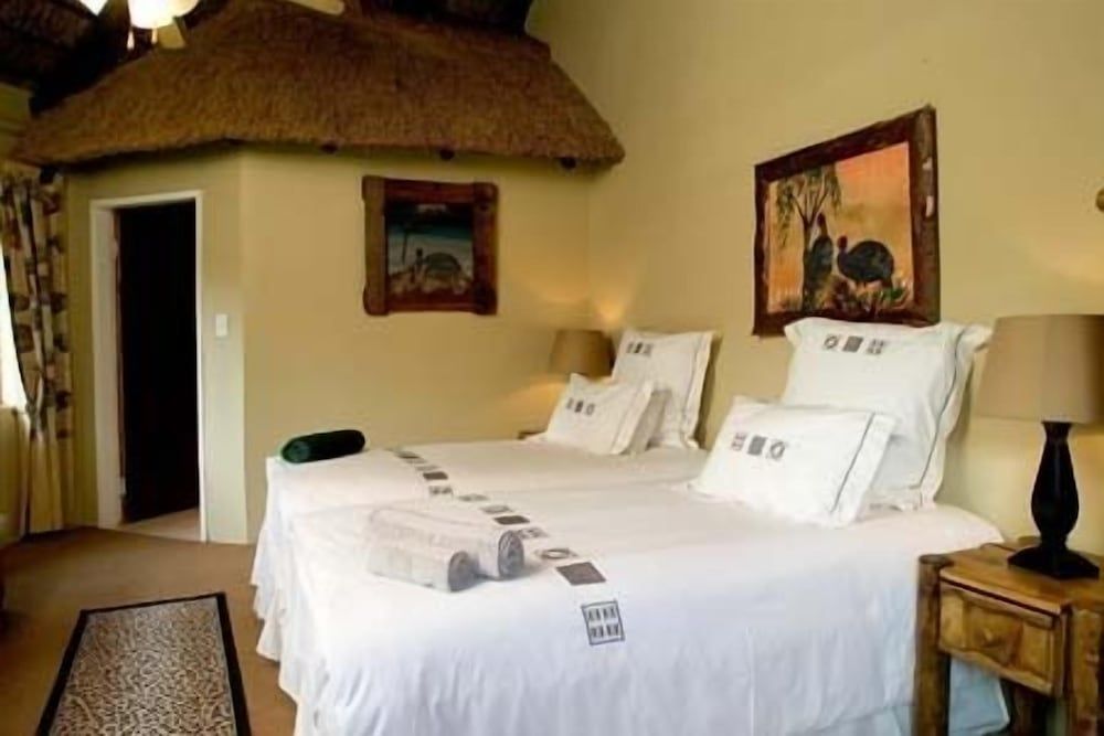Ditholo Game Lodge Deluxe Room 3