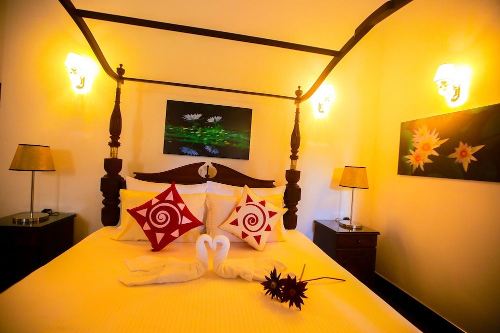 Luxury Apartment, 1 King Bed, Kitchen, Garden View