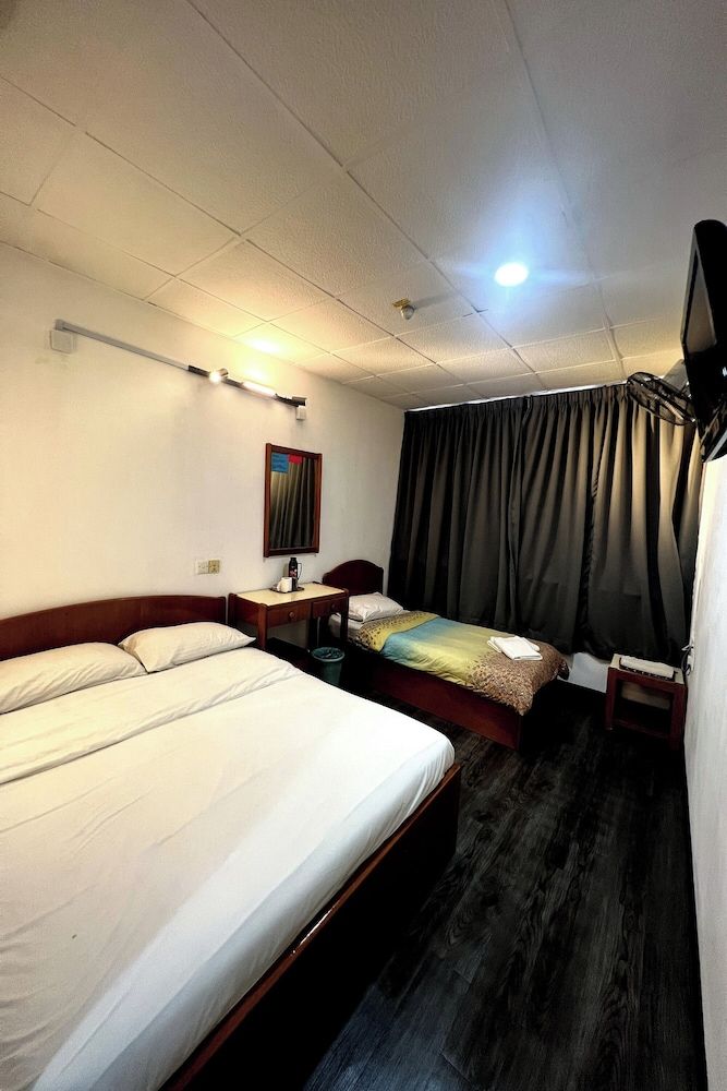 Madani Muslim Hotel Cameron Highland Deluxe Triple Room 3