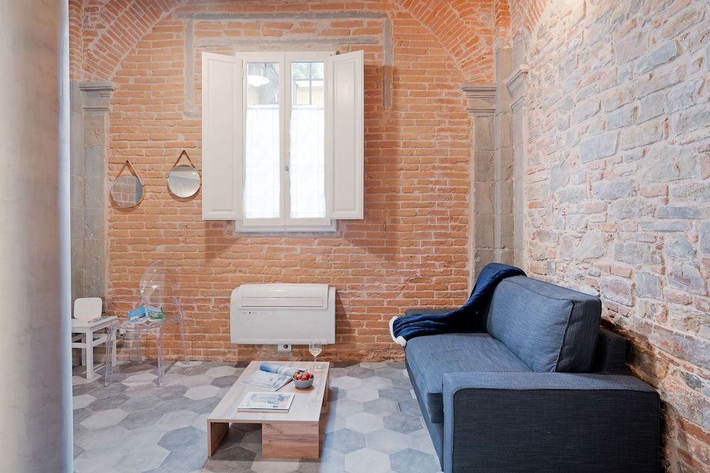 undefined Florence Oltrarno Duplex Apartment 10