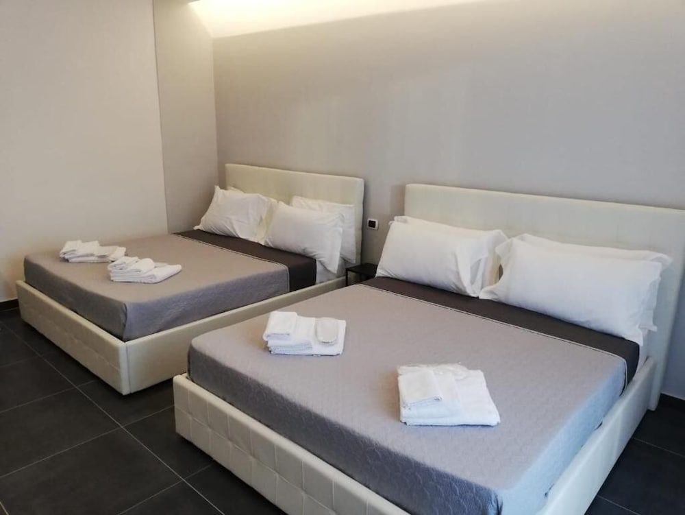 Venere Bellevue Deluxe Quadruple Room 5