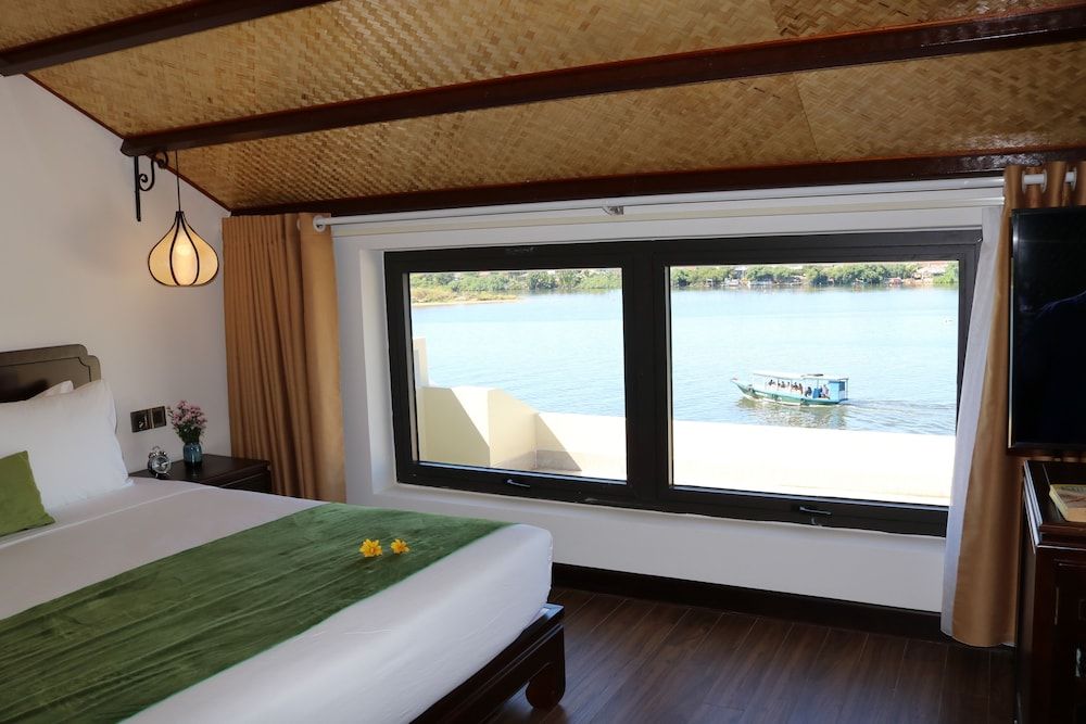 Roxana River Villa Deluxe Loft 6