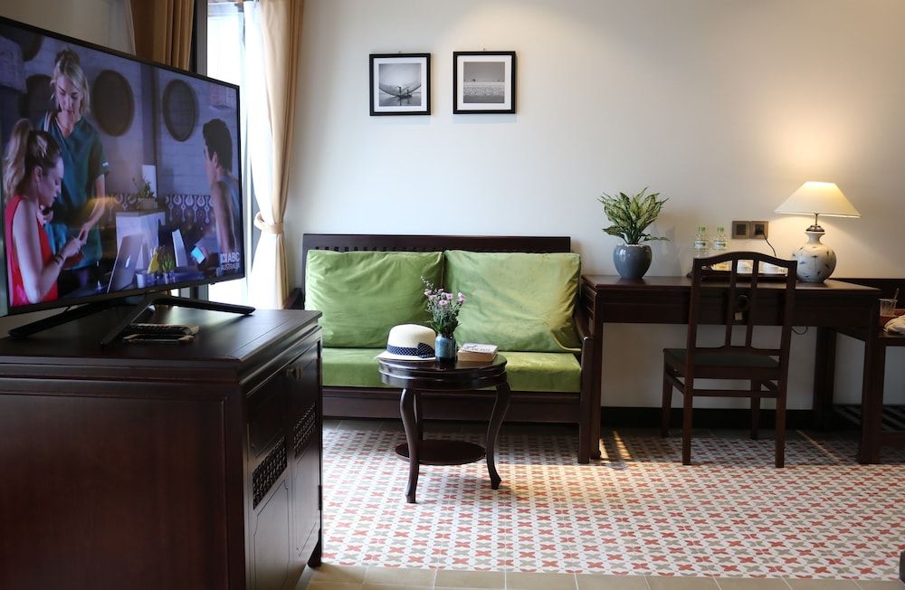 Roxana River Villa Deluxe Loft 7