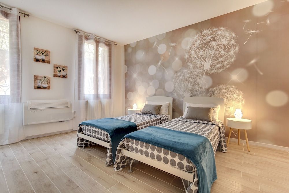 undefined White Flowers 9