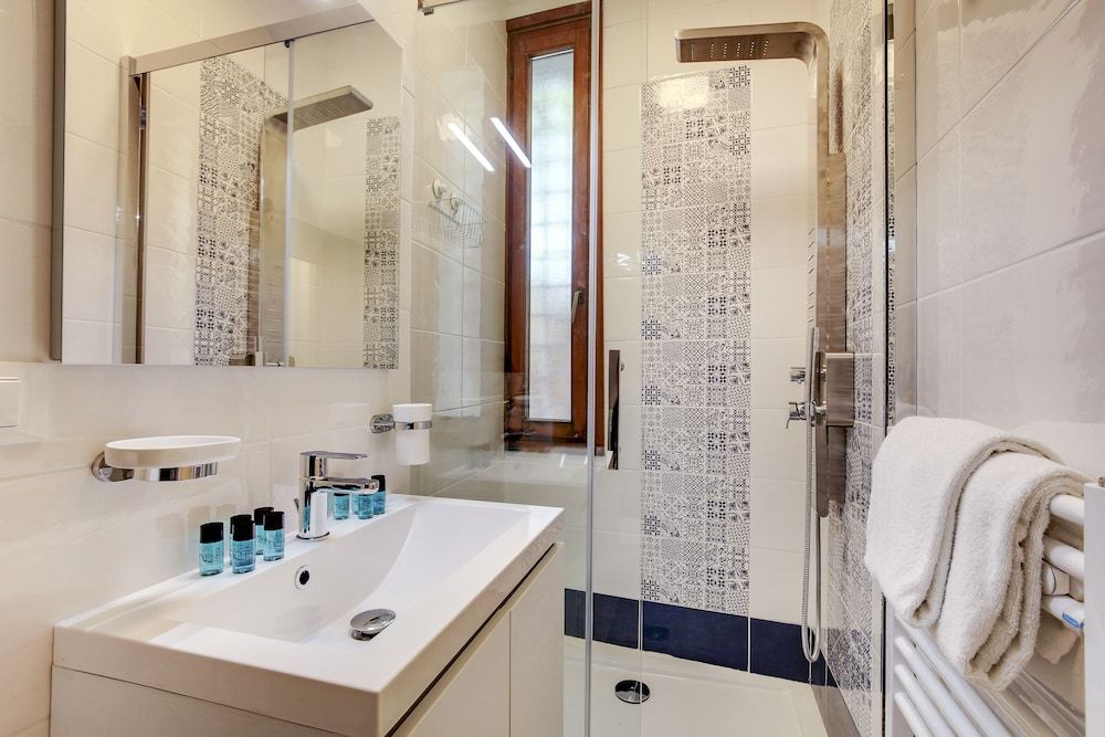 White Flowers Apartment, 2 Bedrooms 5