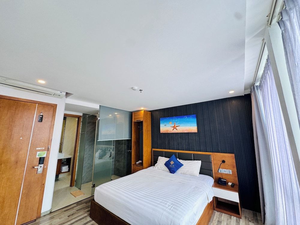 undefined Jolia Hotel Danang Beach 10