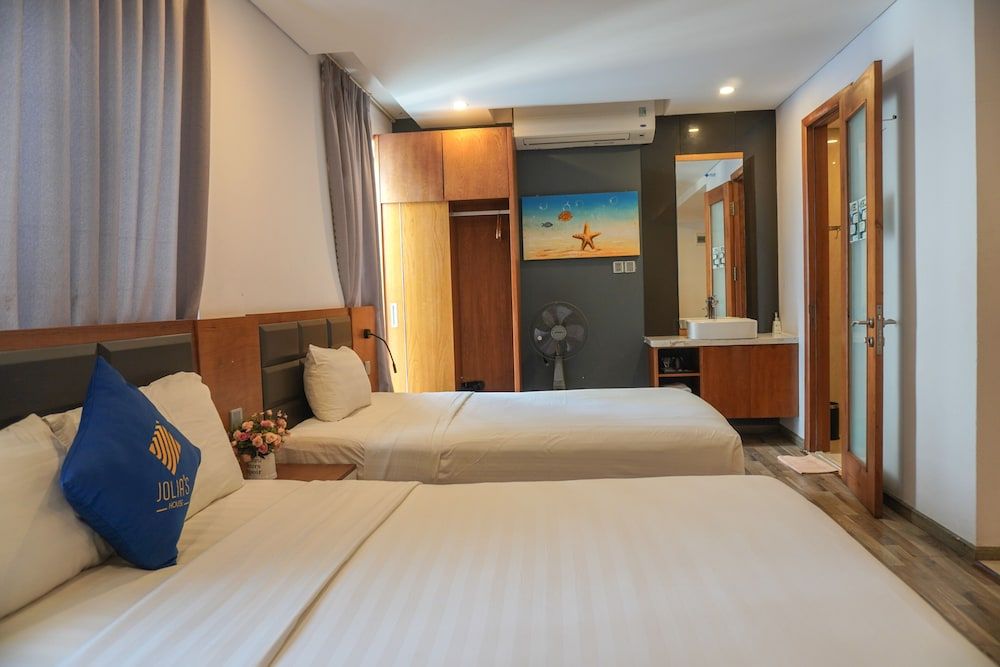 undefined Jolia Hotel Danang Beach 9
