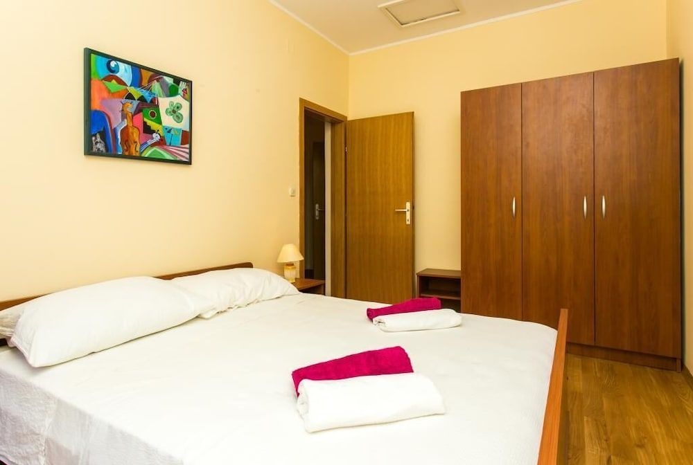undefined Apartment & Room Braica 5