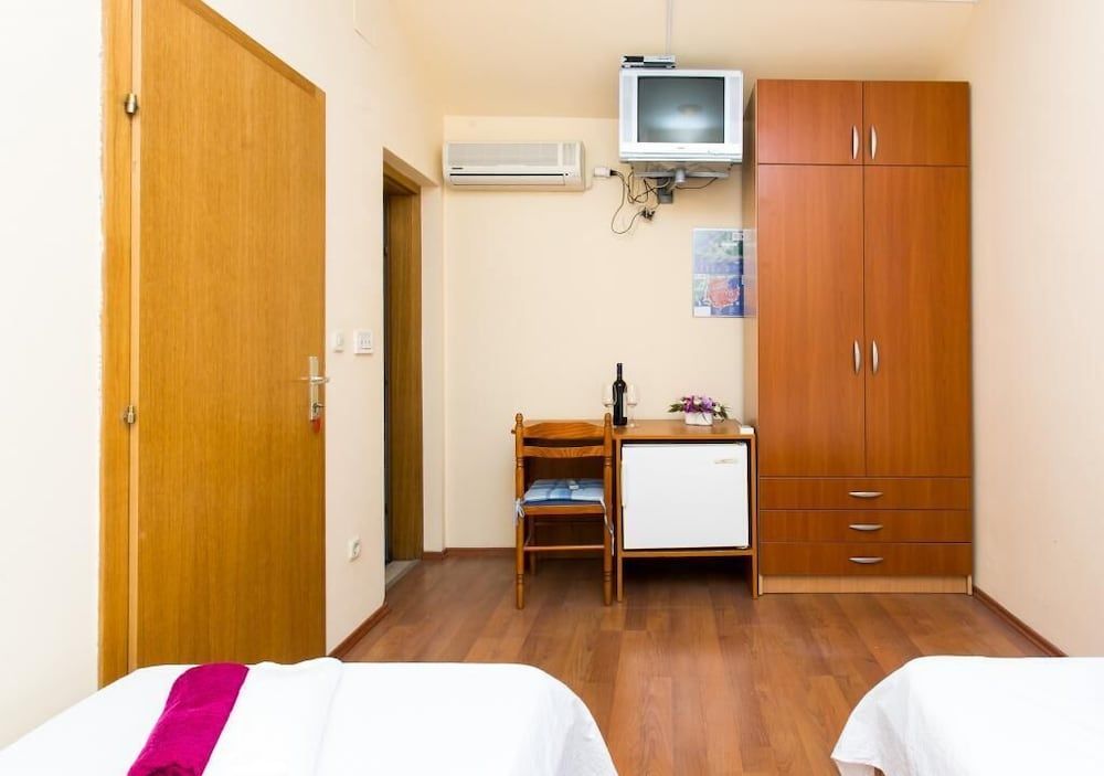 Apartment & Room Braica Twin Room (Twin Room) 4