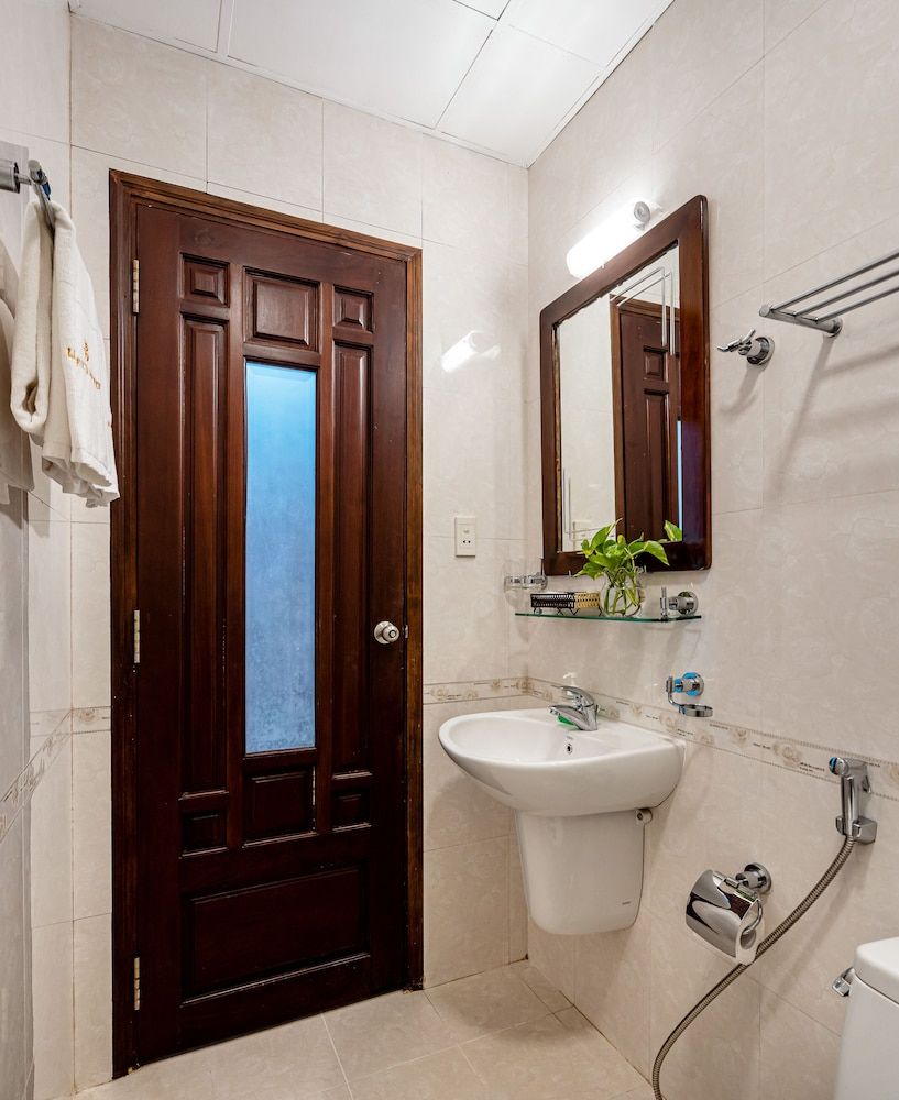 LILA Hotel & Apartments Standard Room, 1 Queen Bed 9