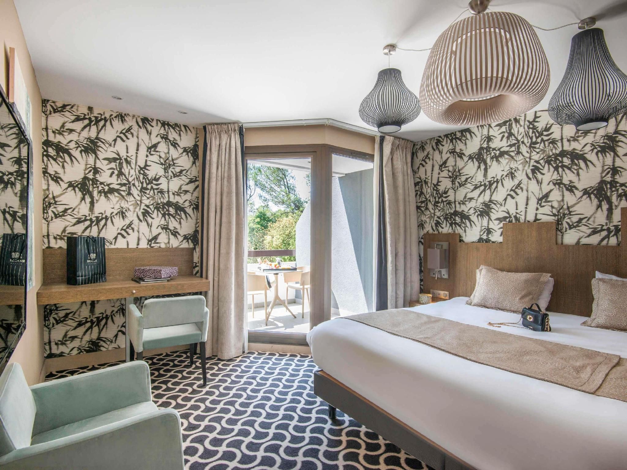 Standard Room with King Bed