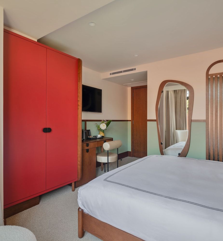 GentleTom Tom Room 5