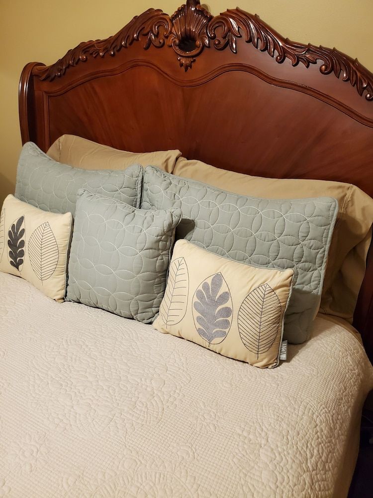 Hampton House Deluxe Double Room, 2 Bedrooms, Refrigerator & Microwave 6