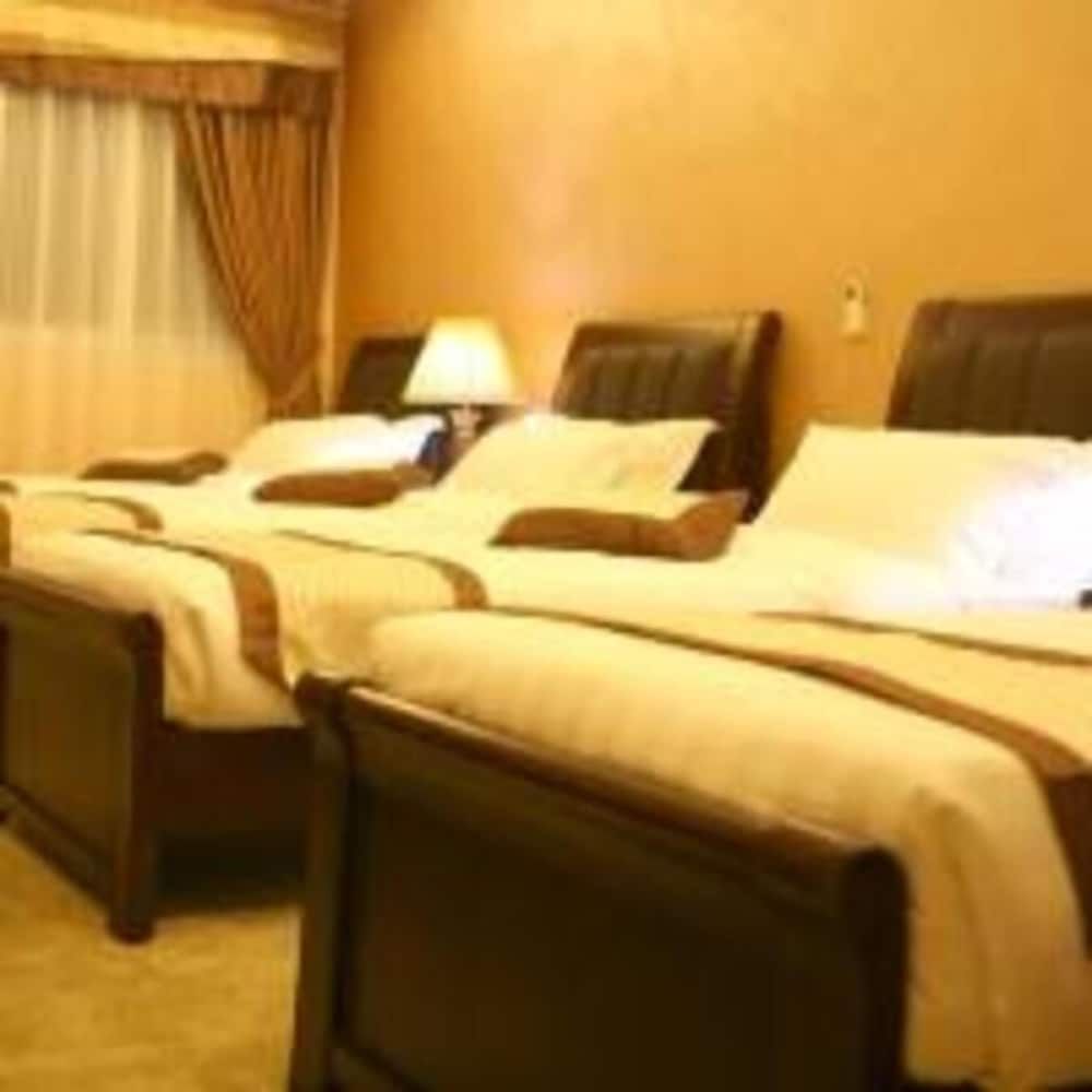 undefined Seven Wonders Hotel 8