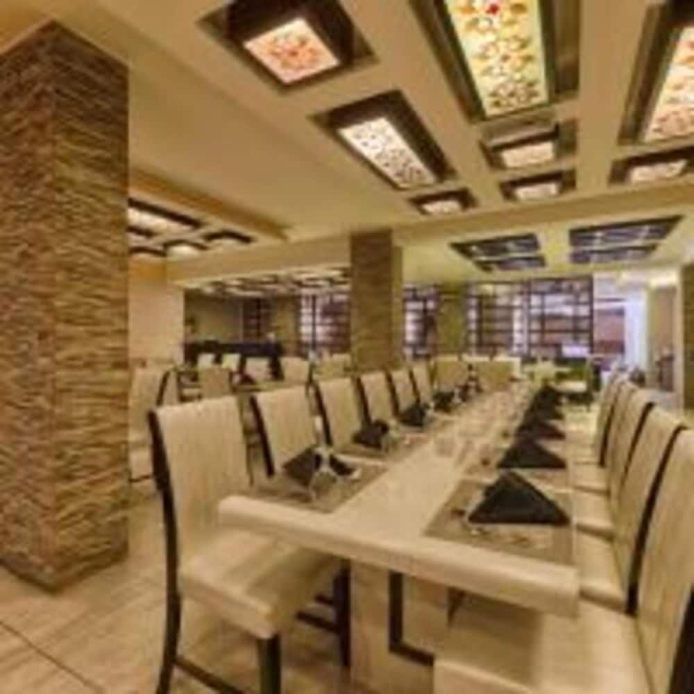 undefined Seven Wonders Hotel 4