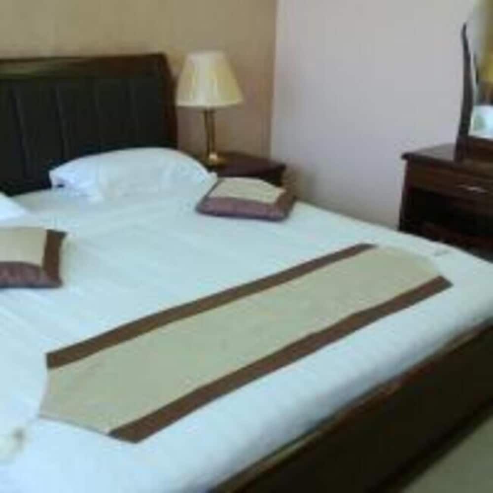 undefined Seven Wonders Hotel 7