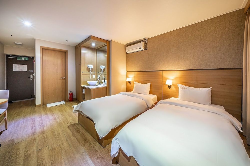 Wolmido Stella Maris Hotel Standard Twin Room 3