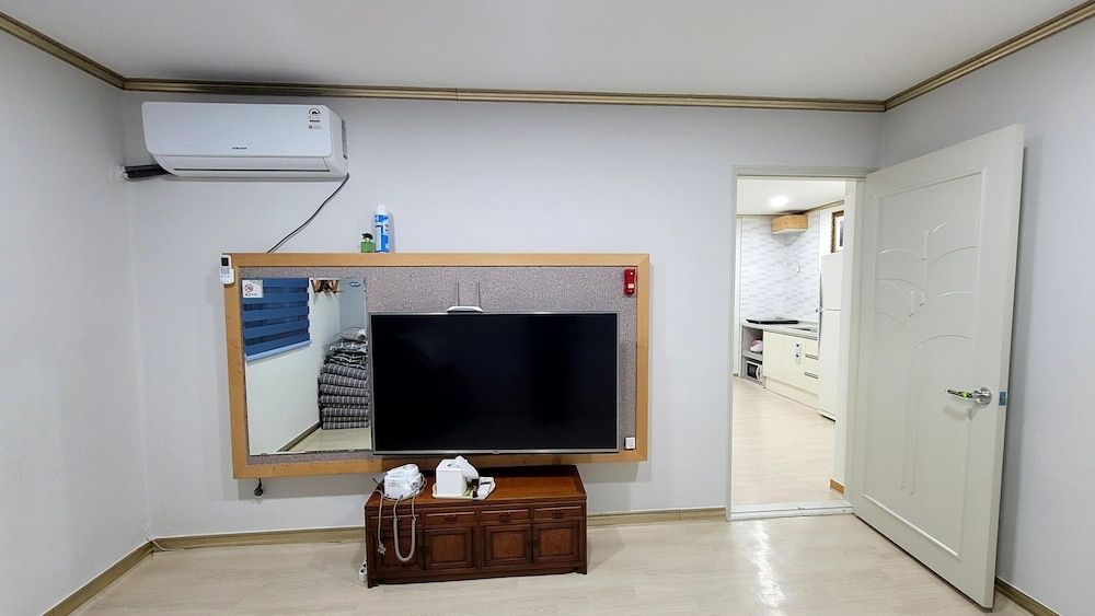 Hadong RG Pension Family Room, 2 Bedrooms (Ondol (Two Rooms)) 20