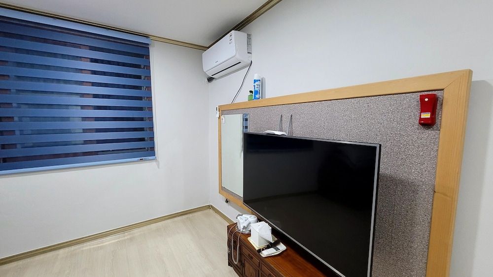 Hadong RG Pension Family Room, 2 Bedrooms (Ondol (Two Rooms)) 15