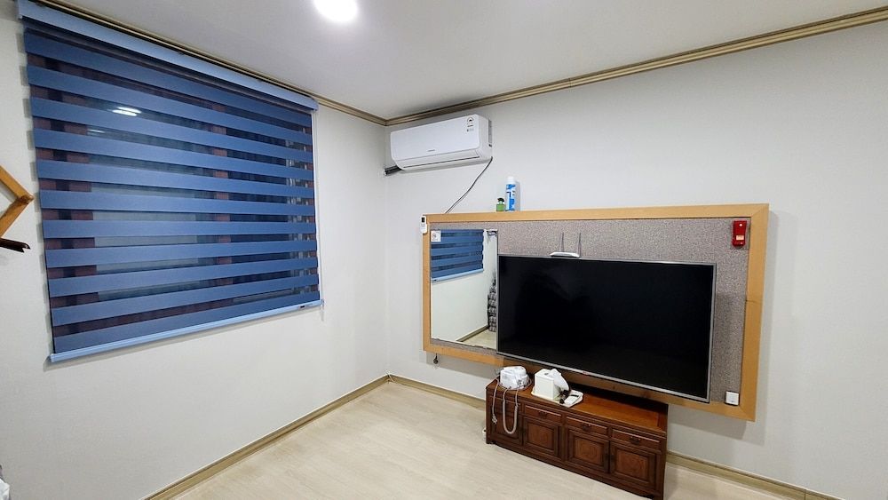 Hadong RG Pension Family Room, 2 Bedrooms (Ondol (Two Rooms)) 19