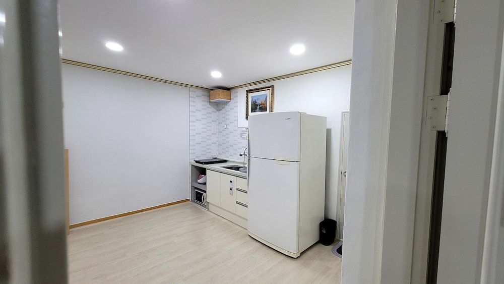 Hadong RG Pension Family Room, 2 Bedrooms (Ondol (Two Rooms)) 14