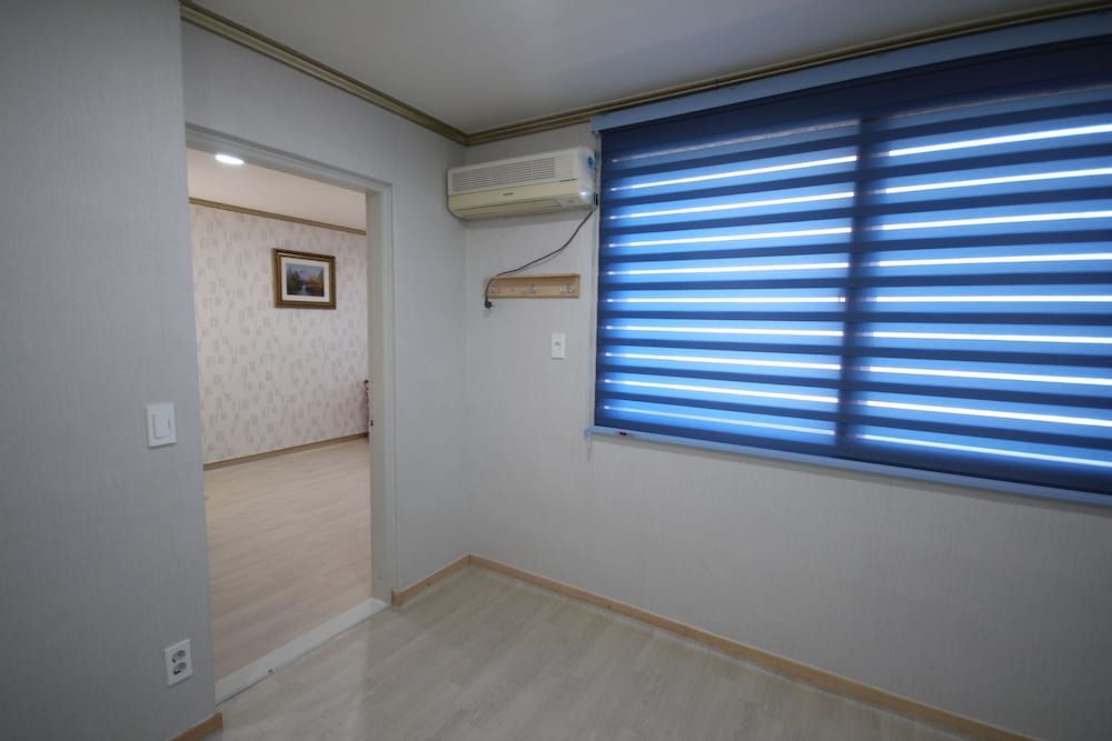 Hadong RG Pension Family Room, 2 Bedrooms (Ondol (Two Rooms)) 12